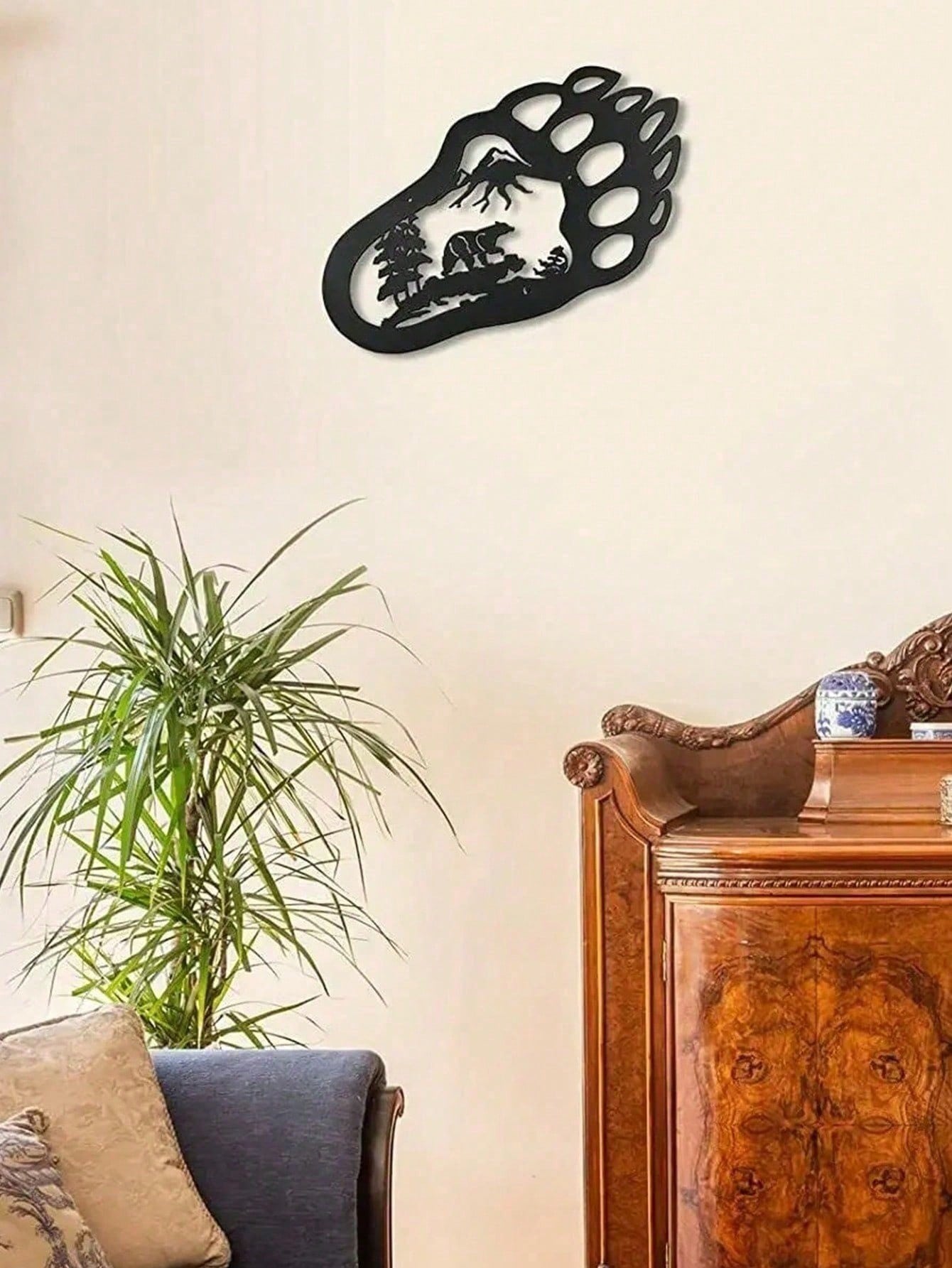 "Black Metal Iron Bear Wall Art - Handcrafted Gothic Home Decor with Bear Paw Design, Perfect for Living Room & Bedroom - Unique Personalized Gift for Housewarming, Birthday, and Wall Decoration"