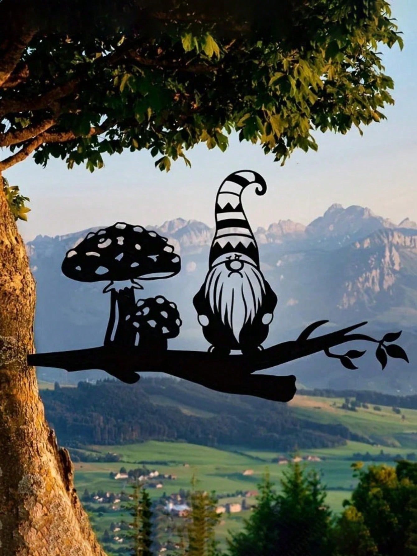 "Metal Garden Gnome Statue - Outdoor Yard Art Decor For Garden, Lawn, Backyard - Weather-Resistant Tree Decoration - Unique Gardening Gift"Suitable For Garden,Jardin,Garten,Garden Decor,Holiday Essentials, Century Old Baking Paint Process, High-Quality Ma