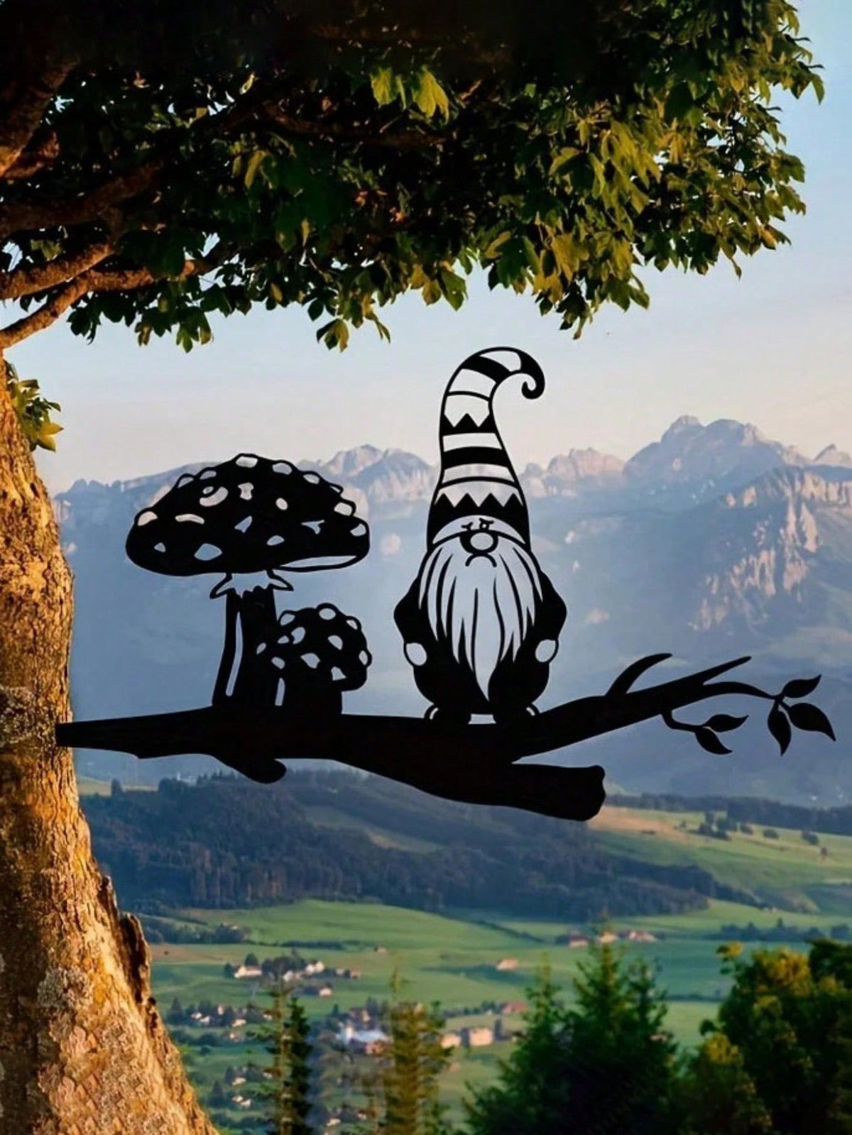 "Metal Garden Gnome Statue - Outdoor Yard Art Decor For Garden, Lawn, Backyard - Weather-Resistant Tree Decoration - Unique Gardening Gift"Suitable For Garden,Jardin,Garten,Garden Decor,Holiday Essentials, Century Old Baking Paint Process, High-Quality Ma