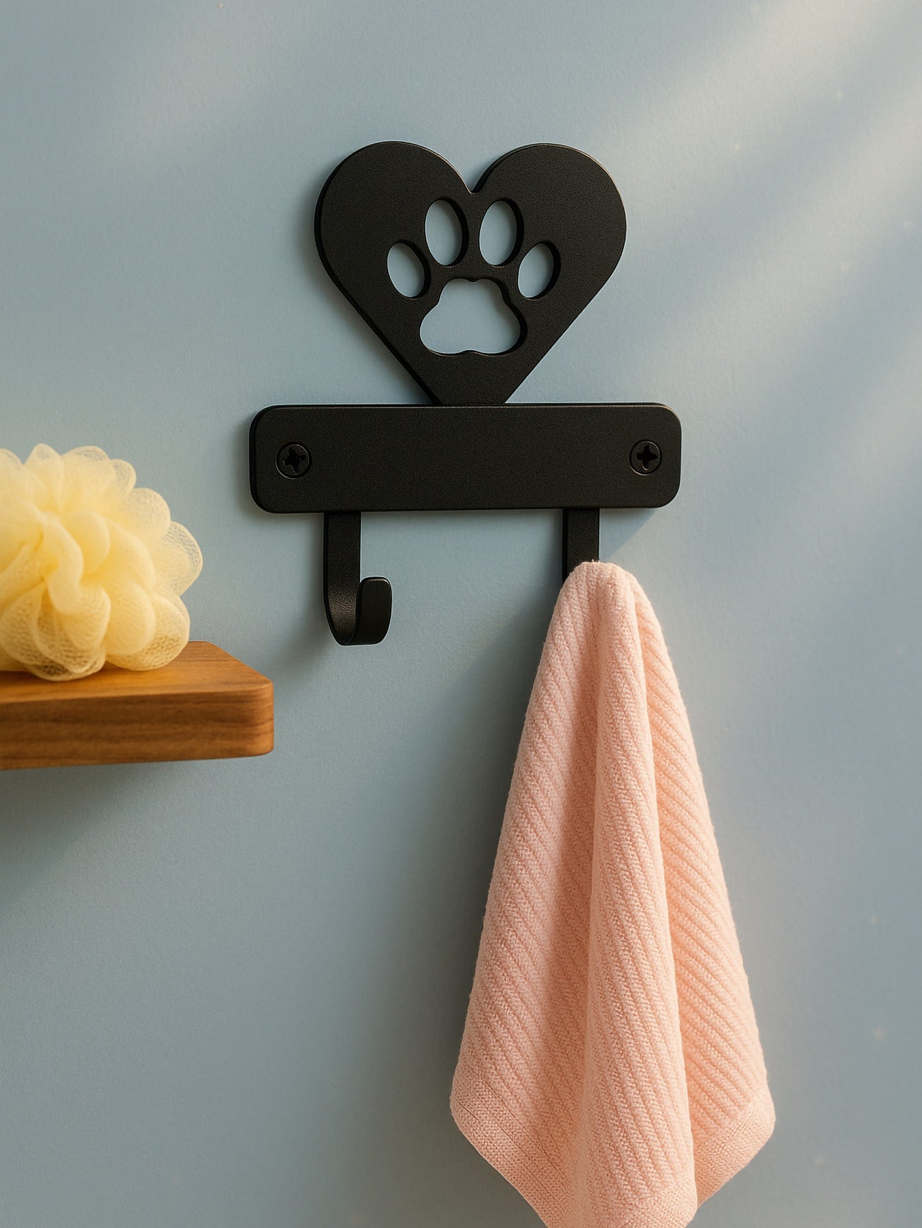 1 PC Black Wrought Iron Dog Paw And Heart Key Holder Wall Mount - Elegant Animal Themed Key Rack And Wall Decor Organizer For Home And Entryway, Versatile Hooks For Keys, Leashes, Bags, And Accessories, Metal Mounting Design, Modern Rustic Accent For Livi
