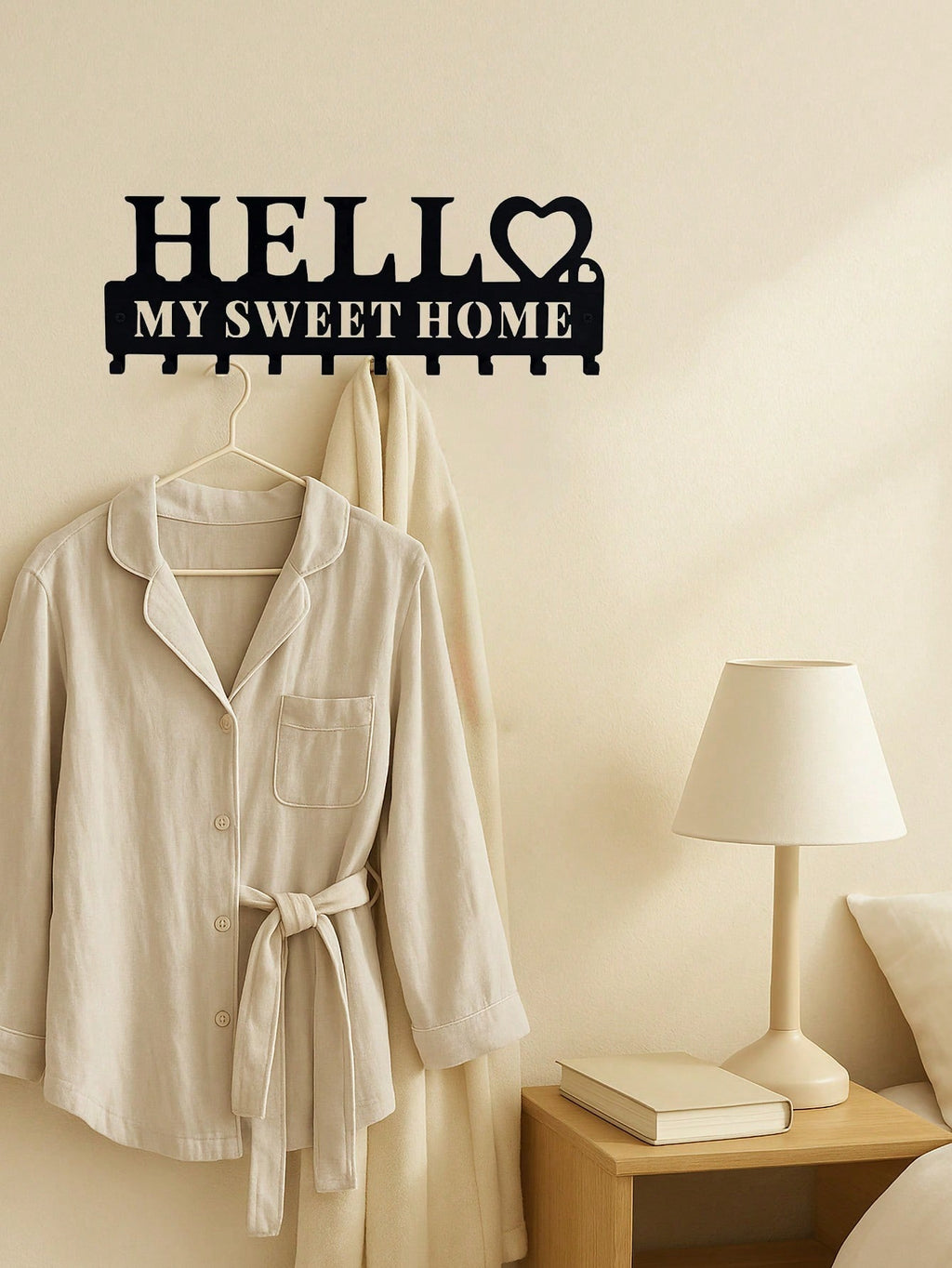 1pc Metal Welcome Keychain Holder - Wall-Mounted Key Hook Rack In Black. Features A Welcome Sign Design, Perfect For Organizing Entryways In Living Rooms, Bedrooms, Or Offices. Ideal For Key Storage And Hanging Keychains.