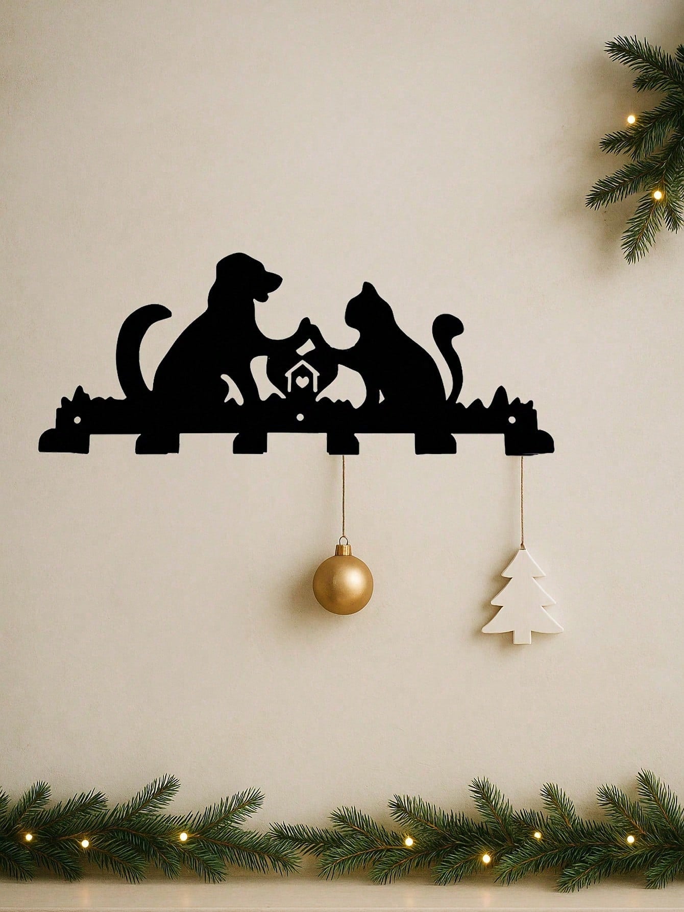 1PC Cozy Hearth Pet Hooks - Laser Cut Dog & Cat Warming By Fireplace Scene, 6-Hook Wall Organizer for Leashes & Mittens, Rustic Farmhouse Entryway Decor, Suitable for Christmas, Halloween, Thanksgiving, Valentine's Day Gifts, Suitable for Modern Home Deco