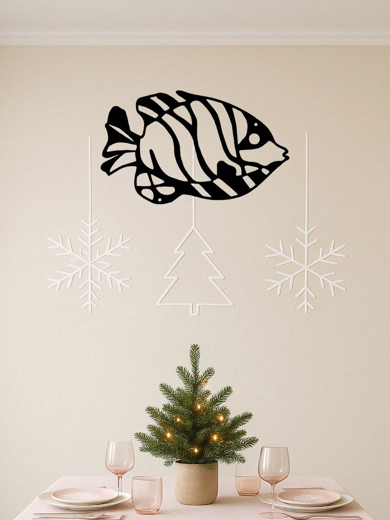 1PC Whimsical Ugly Fish Metal Wall Art - Laser Cut Wrought Iron Sculpture with Unique Character, Playful Underwater Decor for Garden & Nursery, Conversation Starter Gift, Suitable for Christmas, Halloween, Thanksgiving, Valentine's Day Gifts, Suitable for