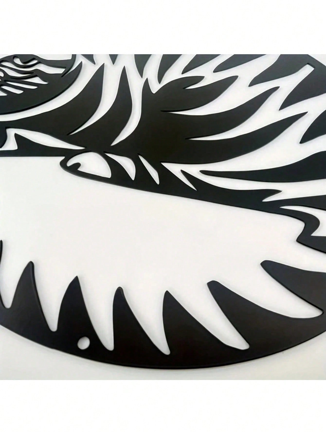 1PC Geometric Cat Wall Art - Mid-Century Modern Metal Silhouette with Angular Lines, Laser Cut Feline Decor for Living Room & Office, Cat Lover Gift,Suitable for Christmas, Halloween, Thanksgiving, Valentine's Day Gifts, Suitable for Modern Home Decor, Ho