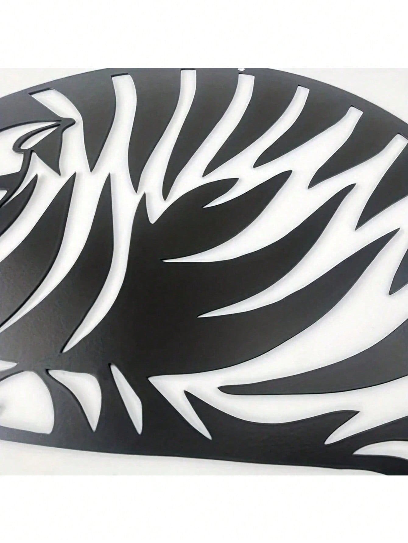 1PC Geometric Cat Wall Art - Mid-Century Modern Metal Silhouette with Angular Lines, Laser Cut Feline Decor for Living Room & Office, Cat Lover Gift,Suitable for Christmas, Halloween, Thanksgiving, Valentine's Day Gifts, Suitable for Modern Home Decor, Ho