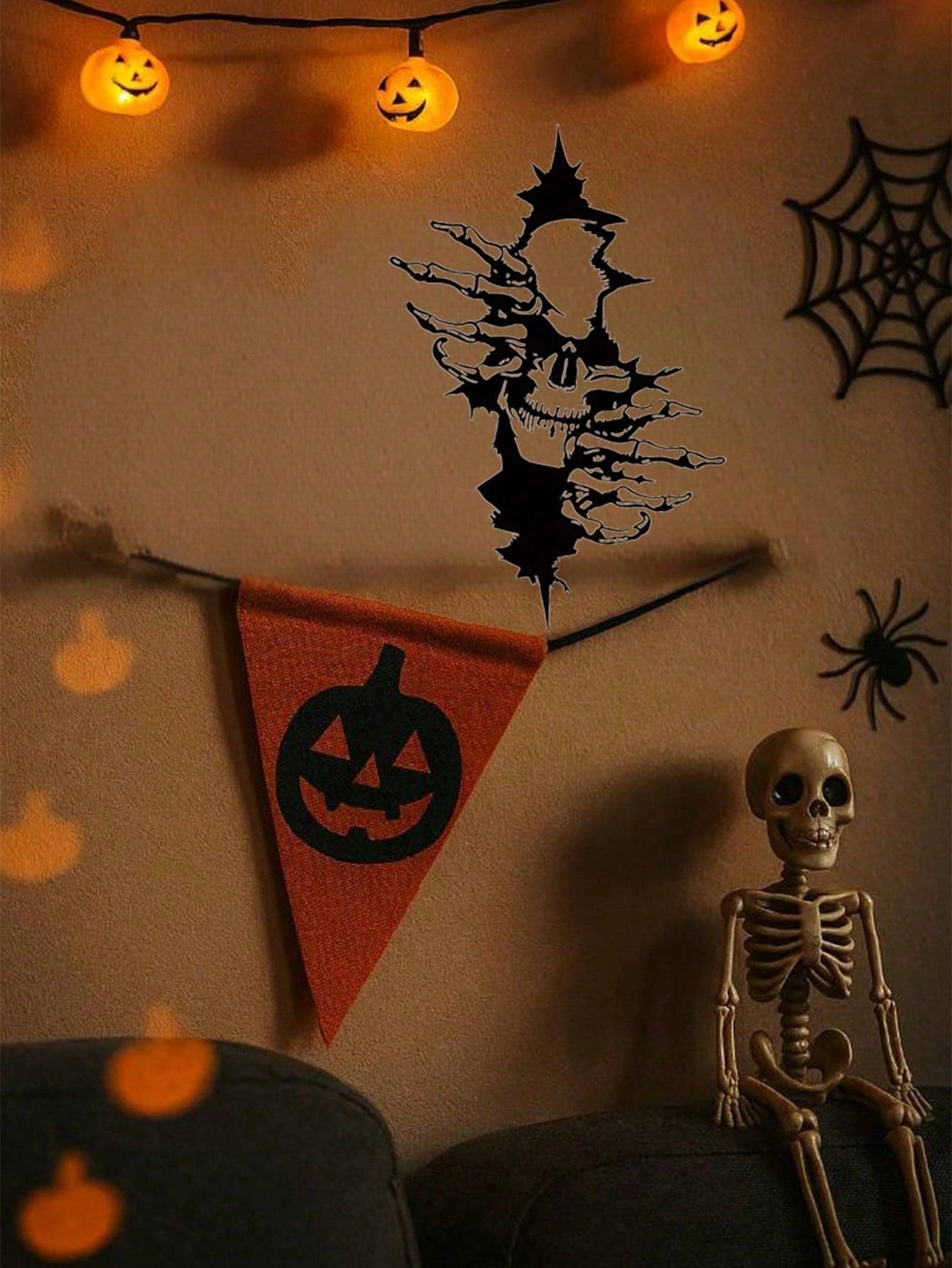 Gothic Skeleton Wall Art - Elegant Halloween metal decor with a haunting allure. This macabre chic sculpture adds a spine-tingling accent to modern interiors, perfect for creating a timeless yet eerie vibe. Ideal for gothic home aesthetics,Suitable for mo