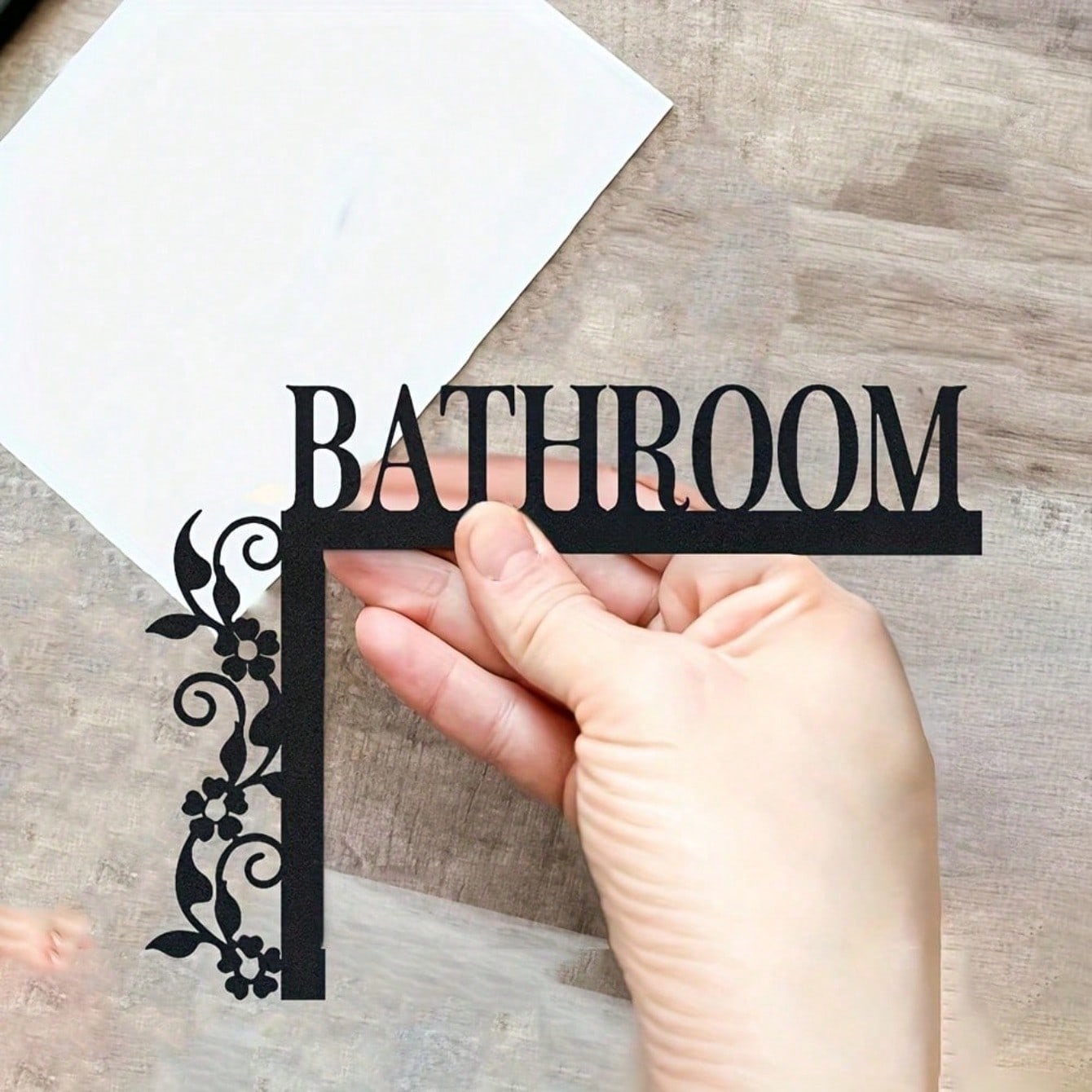 1pc Exquisite Metal Bathroom Door Plate, Wall-Mounted Iron Decorative Plaque, Floral Pattern, Suitable For Home, Indoor And Bathroom Decor