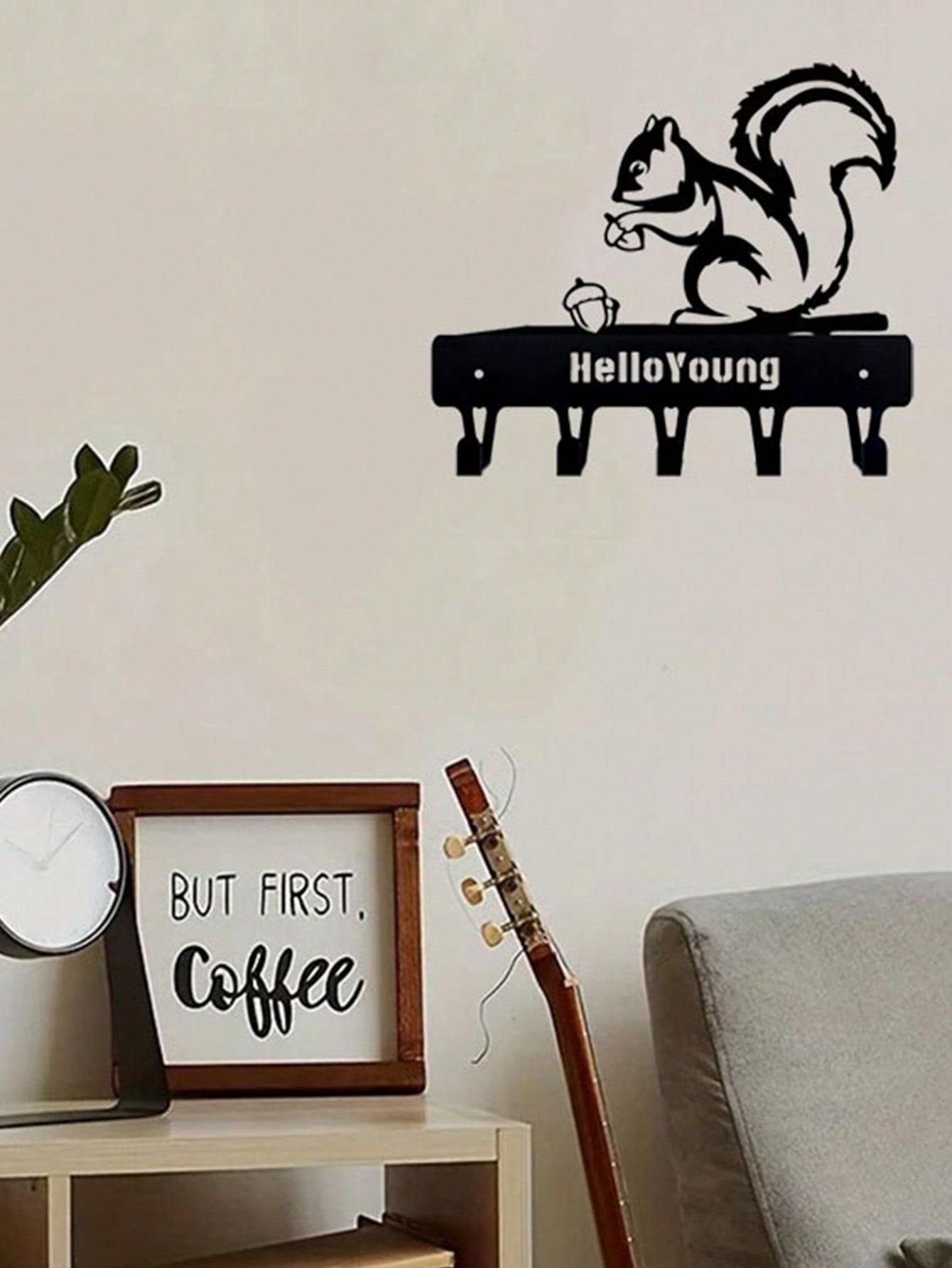 1pc Squirrel/Cat Metal Key Holder Wall Hook, Artistic Decorative Accessory, Wall Mounted Key Chain Hanger