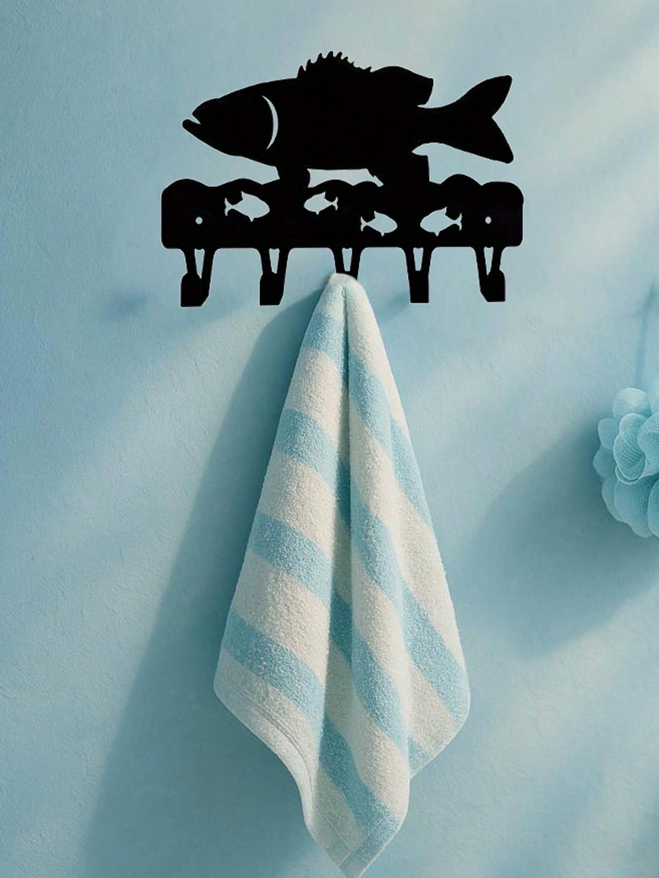 1pc Sturdy Metal Key Holder, Adorable Fish Shaped Key Organizer With Hooks, Space-Saving Key Storage Rack, Suitable For Kitchen, Bathroom, Bedroom, Holds Keys, Small Items, Wall-Mounted Storage Rack, Wall Decor, Fits Modern Home Decor And Holiday Decorati Main image
