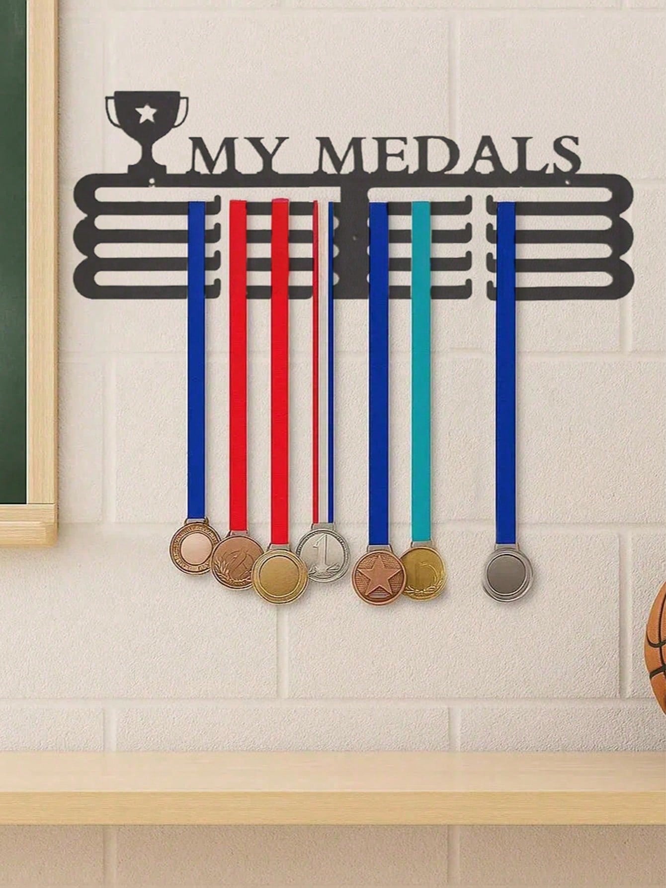 1 Medal Display Rack – Perfect For Showcasing Sports Medals And Ribbons. A Stylish Wall Organizer Ideal For Hockey, Handball, Jumping Events, And More. Comes With Multiple Hooks.
