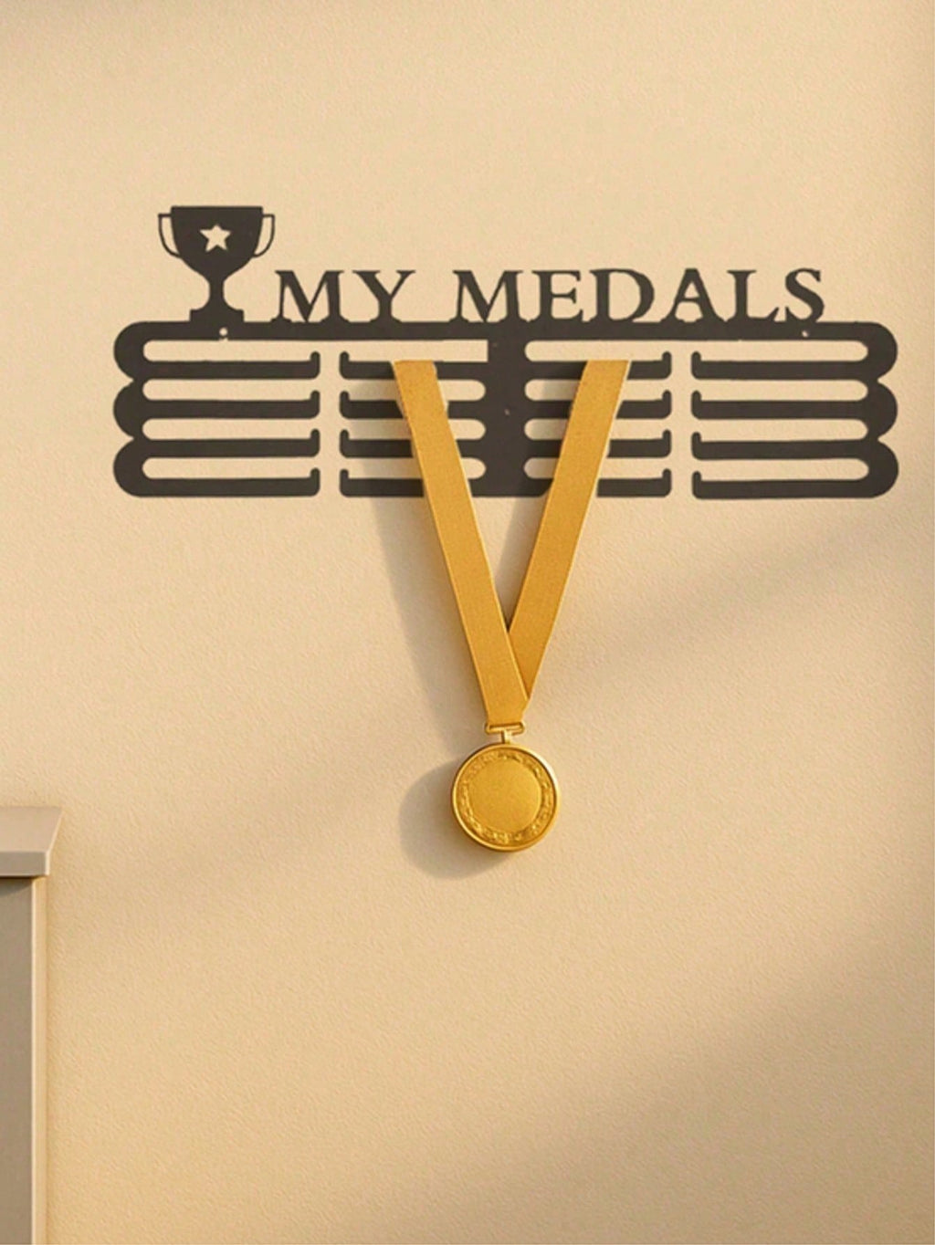 1 Medal Display Rack – Perfect For Showcasing Sports Medals And Ribbons. A Stylish Wall Organizer Ideal For Hockey, Handball, Jumping Events, And More. Comes With Multiple Hooks.
