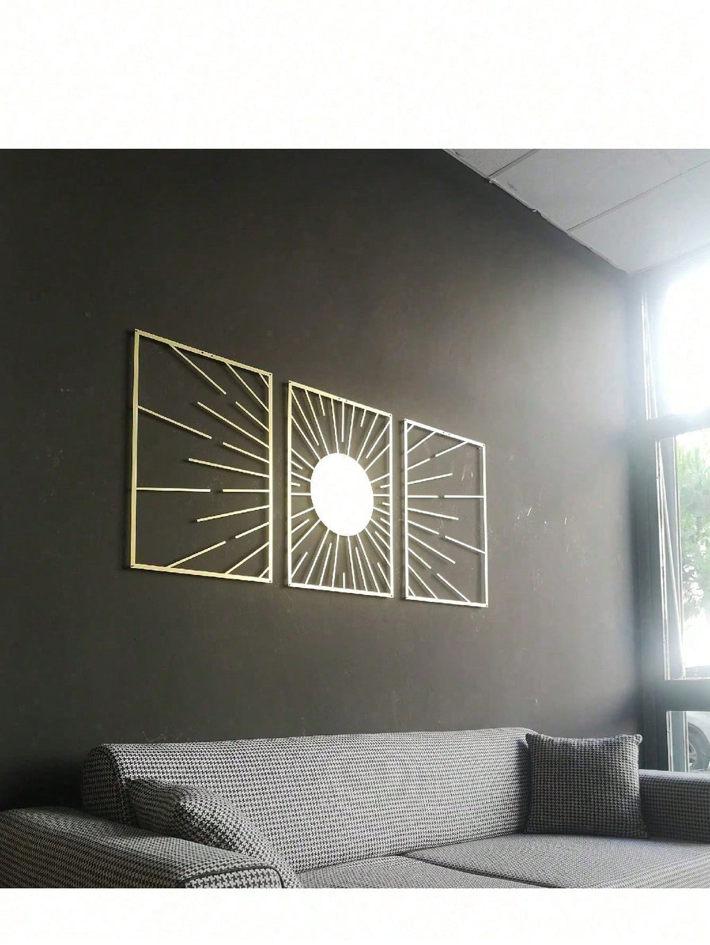 3-piece exquisite decorative set - golden metallic pattern wall decoration: This charming ornament is suitable for various spaces, including grand halls, cozy bedrooms, and more.