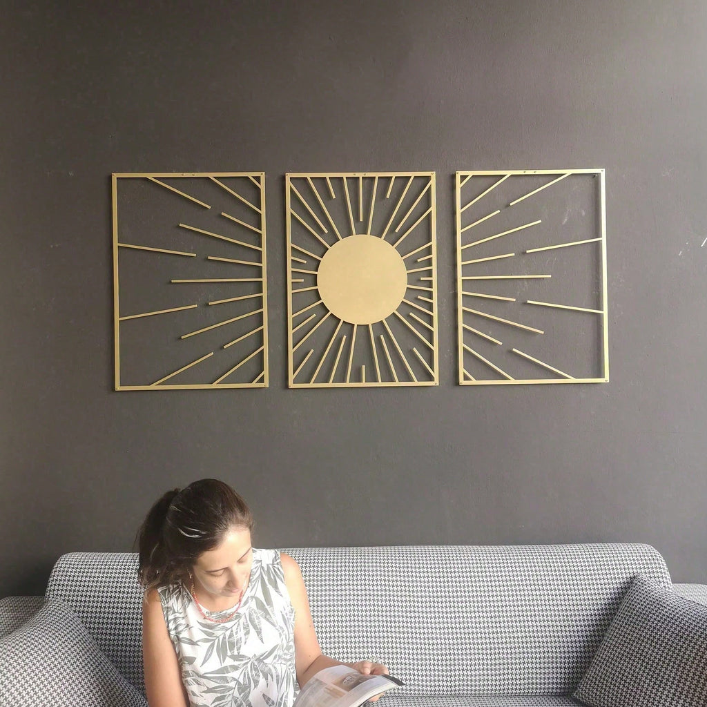 3-piece exquisite decorative set - golden metallic pattern wall decoration: This charming ornament is suitable for various spaces, including grand halls, cozy bedrooms, and more.