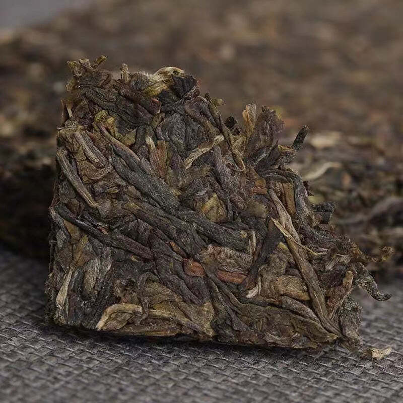 200g Yunan Puerh Raw Tea Brick Bulangchunjian Pu-erh Tea Chinese Pu'er Green Tea 200克云南普洱生茶砖 布朗春尖普洱茶 中国普洱绿茶