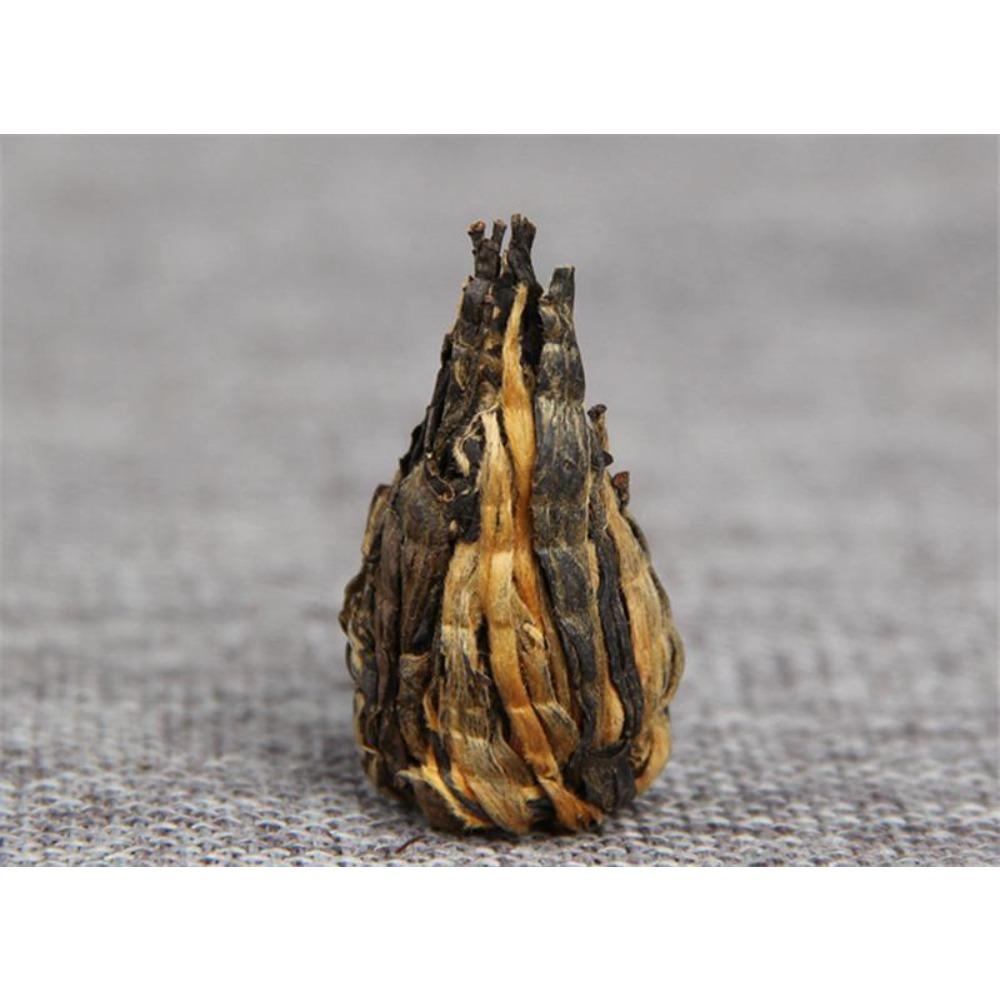 HelloYoungTea Yunnan Small Pagoda Black Tea Dian Hong Handmade 60g Tin Can