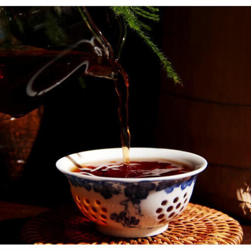 Yunnan Menghai Banzhang Tribute Golden Buds Pu'er Tea Cake 2018 357g Ripe Puerh