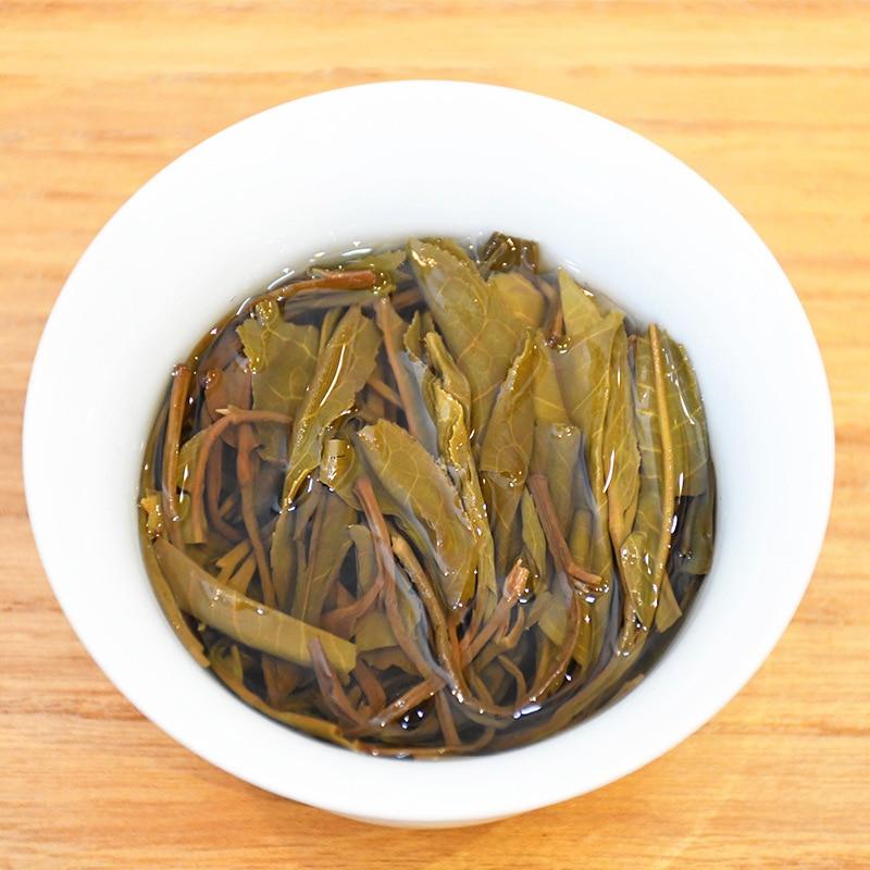 2020 High-Mountain Old Ban Zhang Raw Pu-erh Ancient Tree Natural Sheng Pu-erh Tea Cake 357g 2020年高山老班章生普洱 古树天然生普洱茶饼 357克