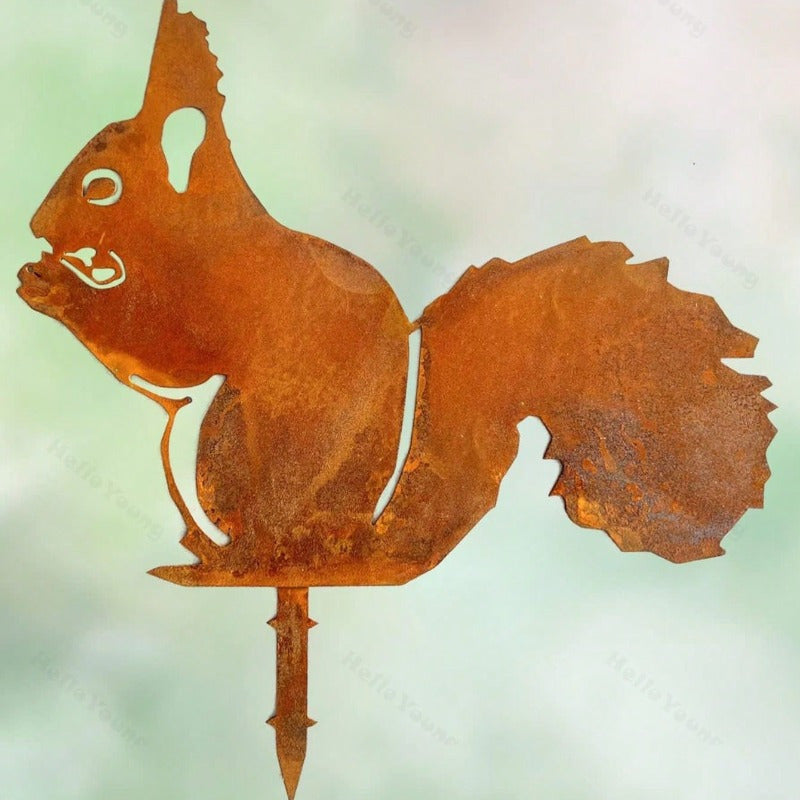 One Pack of Exquisite Animal-themed Metal Garden Decorations: Perfect for Gardens, Courtyards, and Other Outdoor Activity Areas. Features Squirrel, Fox, Raccoon, and Owl-shaped Metal Decor Pieces.Garden Stakes