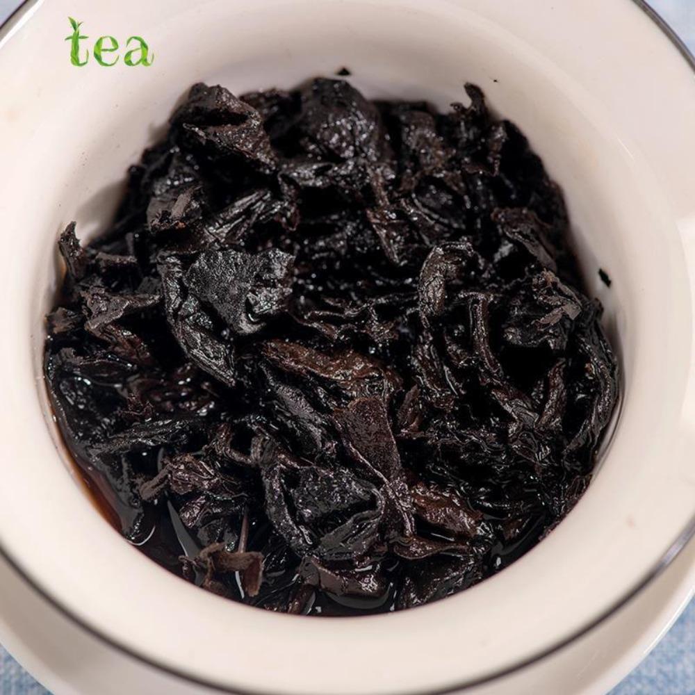 HelloYoungTea Yunnan Menghai 8-Year Aged Ripe Puer Qizi Tea Cake