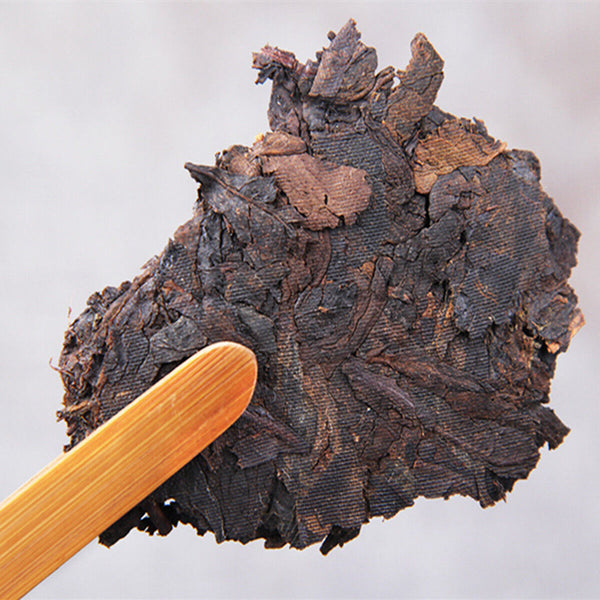 Organische Kompresse Gekochten Puer Tee Old Tree Pu-Erh Tee Kuchen 357g