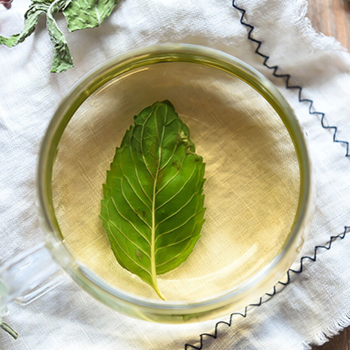 HelloYoung Top Grade Refreshing Edible Green Food Herbal Peppermint Leaf Tea Mentha Leave