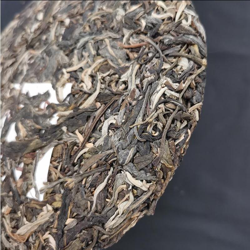 357g Yunnan Pu-erh Tea Laobanzhang Puerh Raw Tea Cake Chinese Pu'er Green Tea 357克云南普洱茶 老班章普洱生茶饼 中国普洱绿茶