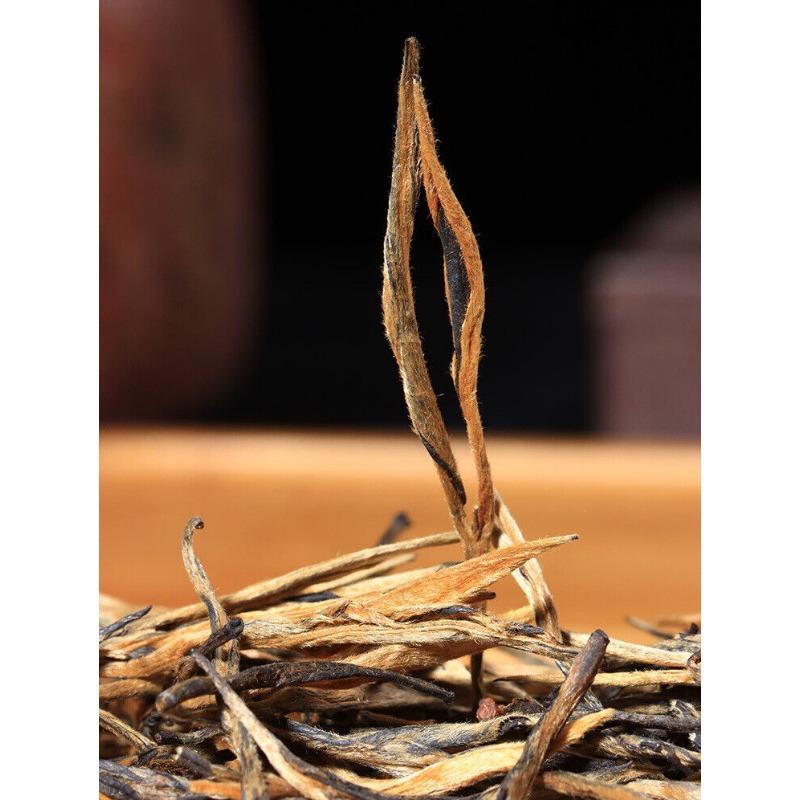 Yunnan Fengqing DianHong tea Pine Needle Un bourgeon une feuille Golden Needle