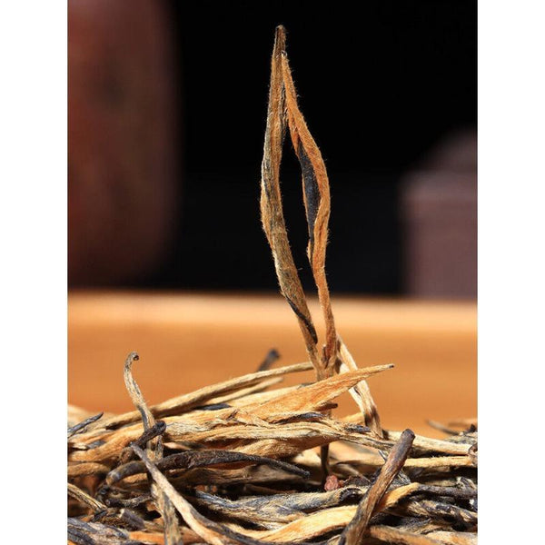 Yunnan Fengqing DianHong tea Pine Needle Un bourgeon une feuille Golden Needle