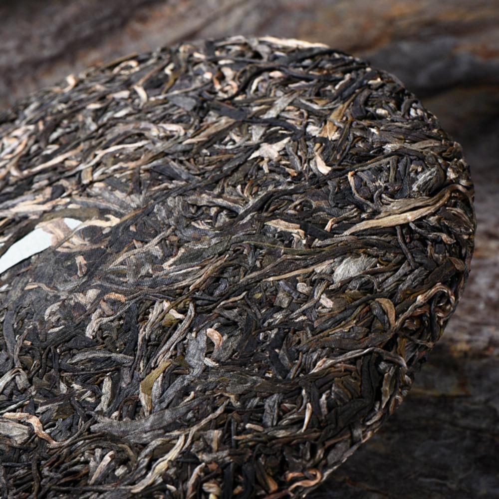 HelloYoungTea Yunnan Organic Pu-Erh Tea Cake 357g Aged Green Tea Big Tree Leaf