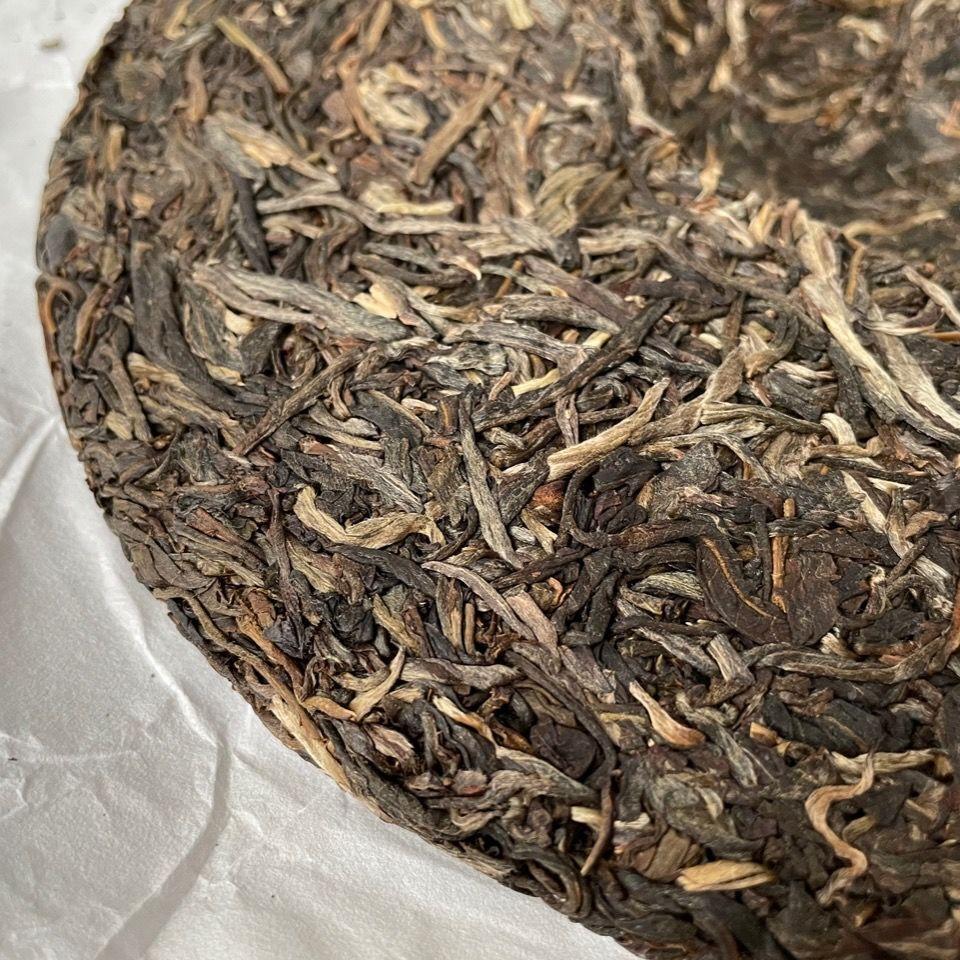 HelloYoungTea MENGKU Mang Fei Gu Shu Muyechun Puer Tea Mangfei Pu-erh Tea Cake 2013 500g Raw
