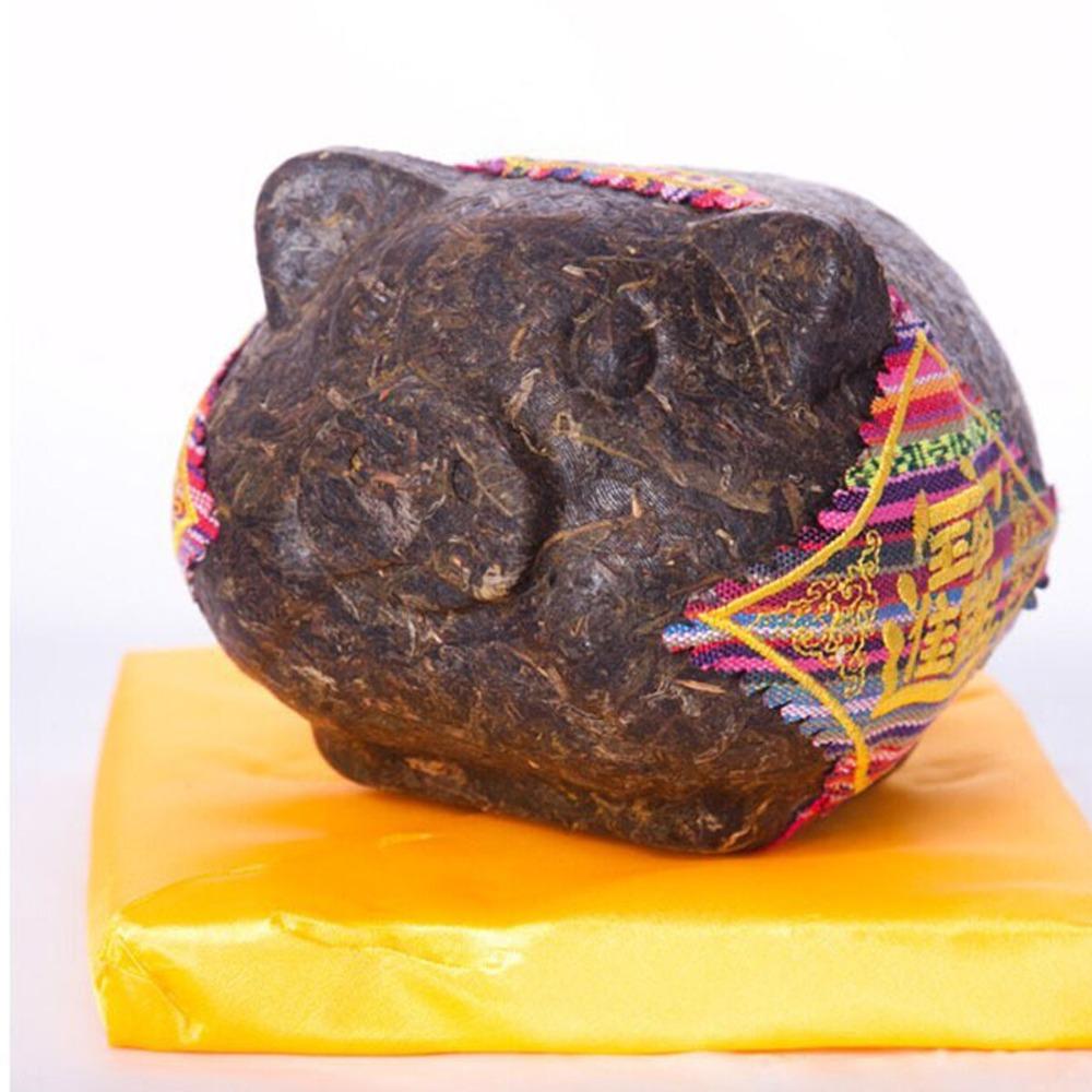 HelloYoungTea Raw Puer Tea Gold Pig Carving Yunnan Gift Decoration