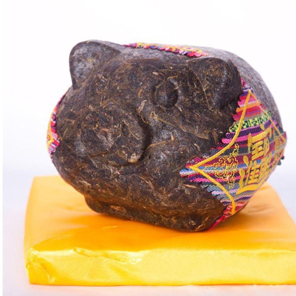 HelloYoungTea Raw Puer Tea Gold Pig Carving Yunnan Gift Decoration