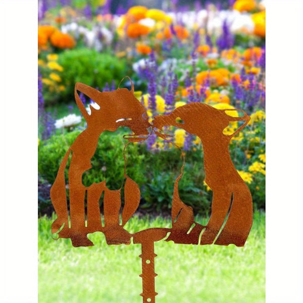One Pack of Exquisite Animal-themed Metal Garden Decorations: Perfect for Gardens, Courtyards, and Other Outdoor Activity Areas. Features Squirrel, Fox, Raccoon, and Owl-shaped Metal Decor Pieces.Garden Stakes