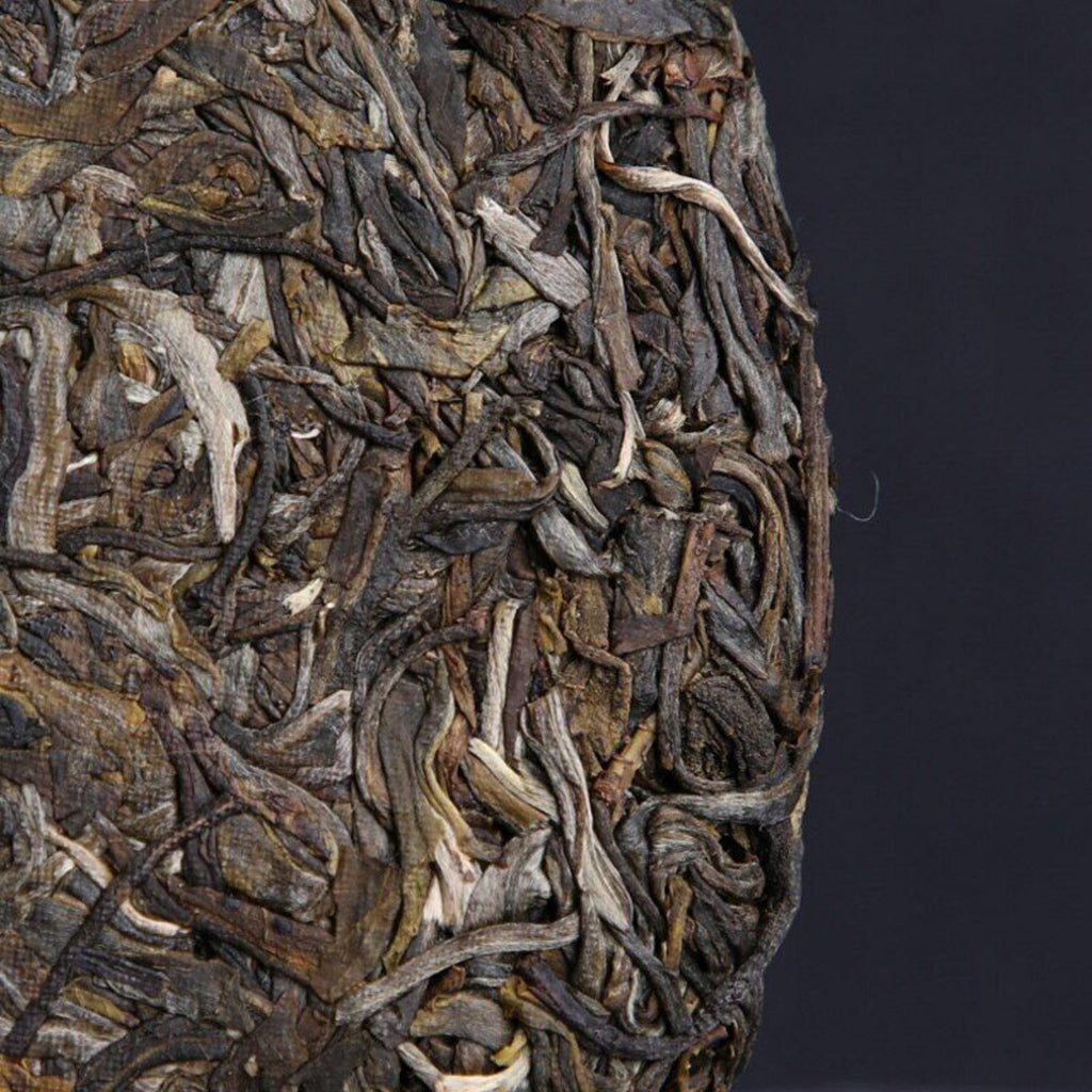 HelloYoung Haiwan Old Comrade 7548 Pu-erh Strong-flavor 181 Raw Puer Tea Cake 357g