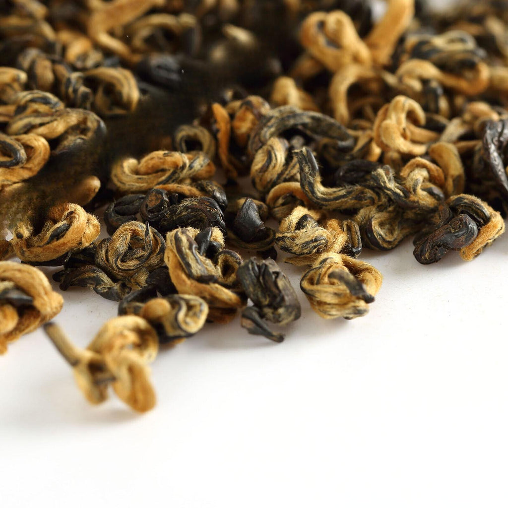 HELLOYOUNG 100g Supreme Yunnan Black Tea Fengqing Dian Hong Snail Golden Buds
