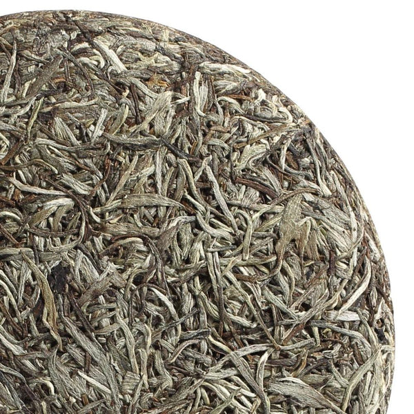 2021 Year 300g Supreme Silver Needle White Tea Cake Fuding Bai Hao Yin Zhen Tips 2021年 300克特级白毫银针白茶饼 福鼎白毫银针芽尖