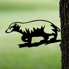 CIFbuy™ 1pc Metal Badger on Branch Silhouette with Hammer Stake - Outdoor Statue, Rustic Decor Perfect for Home & Garden, Memorable Housewarming Gift for Friends & Family, Wall Sculptures, Sturdy Iron Craft, Collectible Figurines.