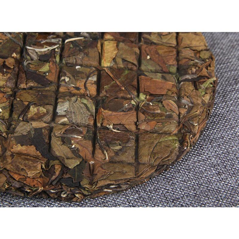 HelloYoungTea 200g Ancient Tree Tea Old White Tea Yunnan Yiwu Flower and Fruit Tea Cake