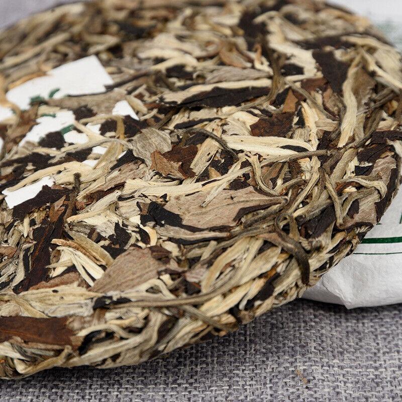 357g/cake Yunnan White Tea Old Tree Moonlight White Long Jiao Mei Ren White