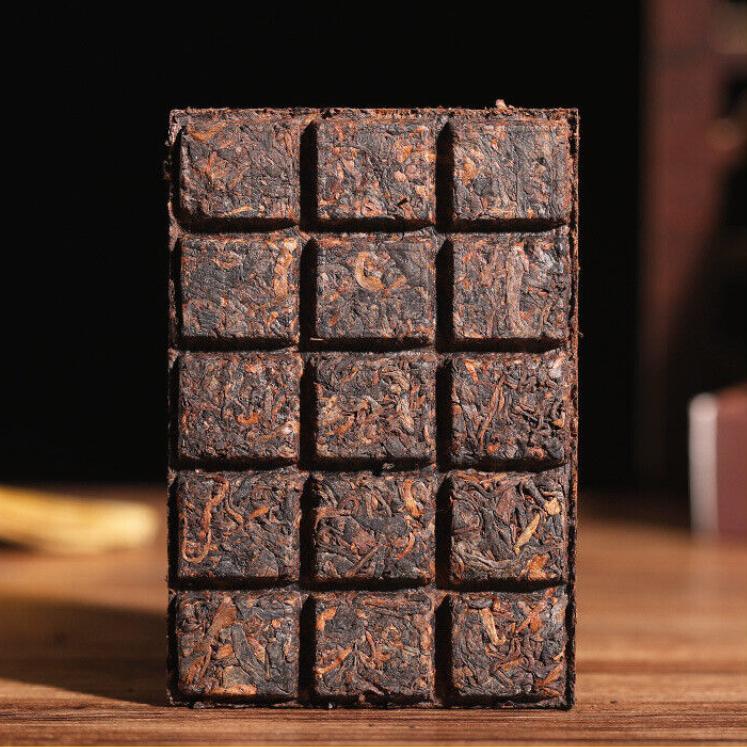 HelloYoungTea 200g Yunnan Menghai Large Tree Dry Storage Hand Brewed Tea Ripe Tea Brick