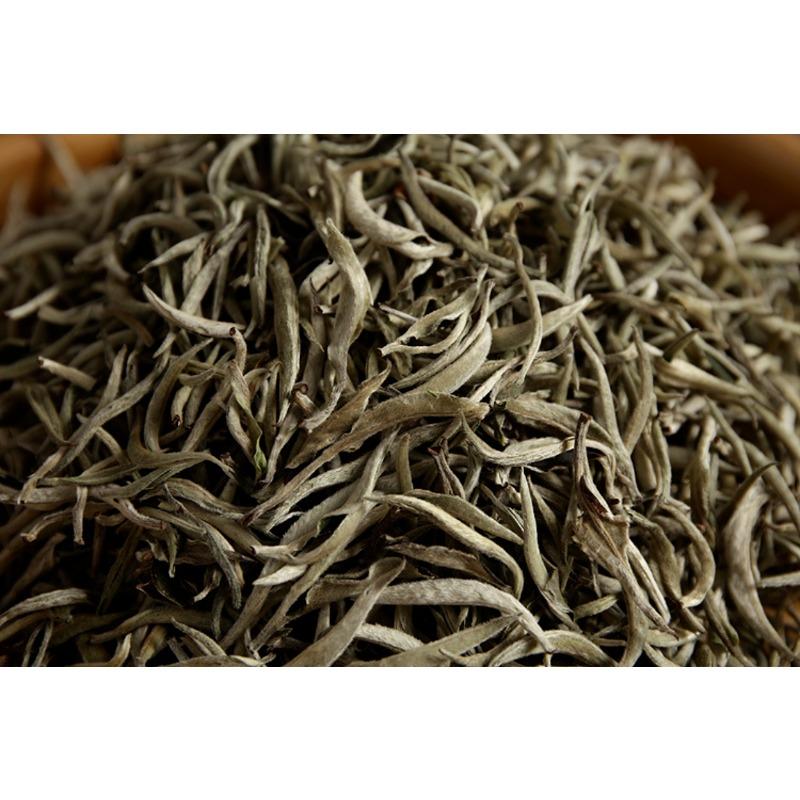 Pu'er raw tea white hair silver needle white hair single bud moonlight white tea