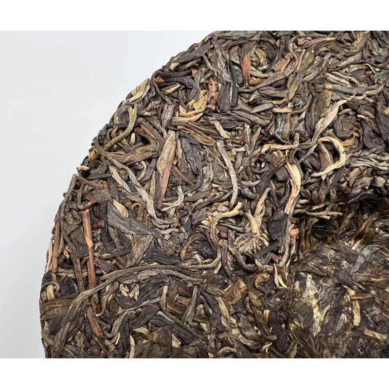 HelloYoungTea Pu-erh Tea 357g Ba Wang Qing Bin (Overlord Green Cake)  Health Tea
