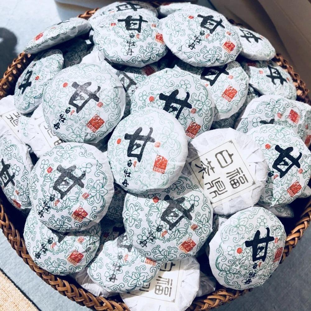 1000g FuDing white tea Bai mu dan cake Lao Bai Cha Old aged Small Pai Mu Tan tea 1000克福鼎白茶 白牡丹茶饼 老白茶 陈年小小白牡丹茶