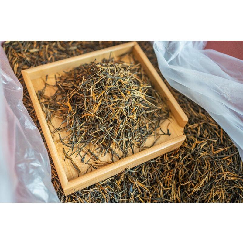 Yunnan Fengqing DianHong tea Pine Needle Un bourgeon une feuille Golden Needle