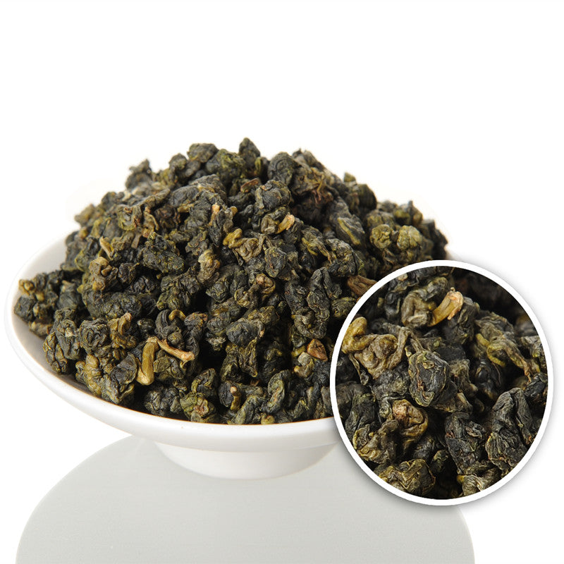 Close-up of HelloYoungTea Milk Oolong Tea packaging showing Jin Xuan oolong tea details and premium Chinese tea quality