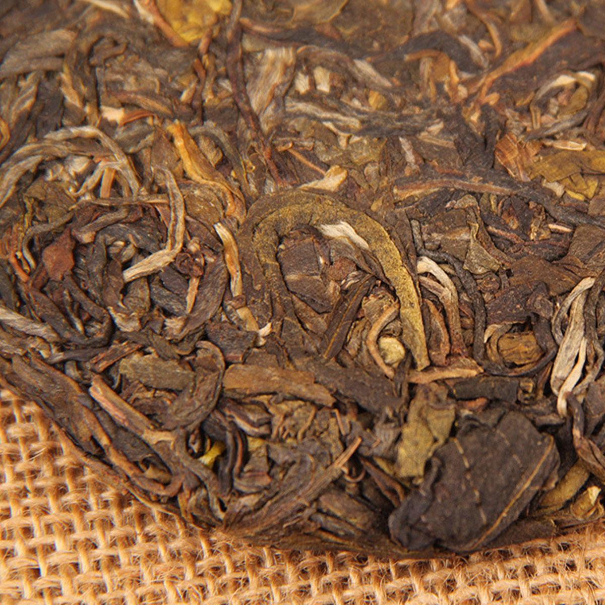 HelloYoung Puerh tea Raw Tea Pie Icelandic Ancient Leaves Seven Sons Tea Green Food Health