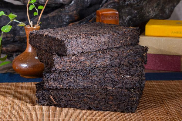 HelloYoung High Quality Cooked Puer TeaHandmade Ripe Pu erh Tea Brick Yunnan Menghai  250g