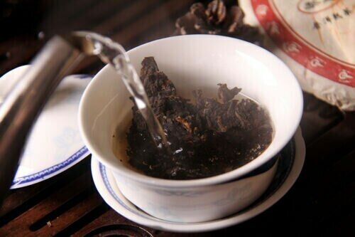HelloYoung Liming Golden Peacock Tea Premium Menghai Puer Ripe Shu Pu-erh Cake 357g