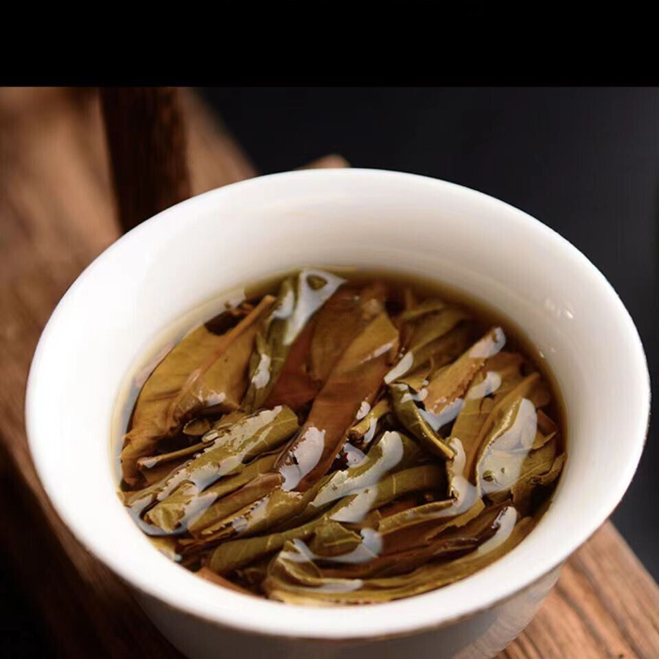 HelloYoung Yunnan Old Tree Pu-erh Sheng Tea Big Leaf Pu'er Tea 357g Yiwu Puerh Tea Cake