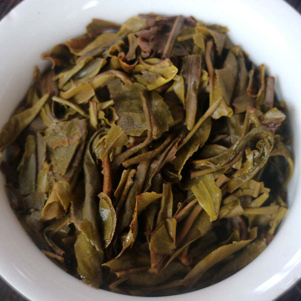 Thé cru Pu'er du Yunnan brun classique gâteau au thé cru thé Pu'er 357g